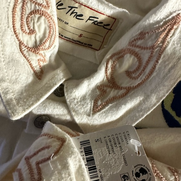 We The Free Take Flight Embroidered Shirt Size S NWT - Picture 8 of 8